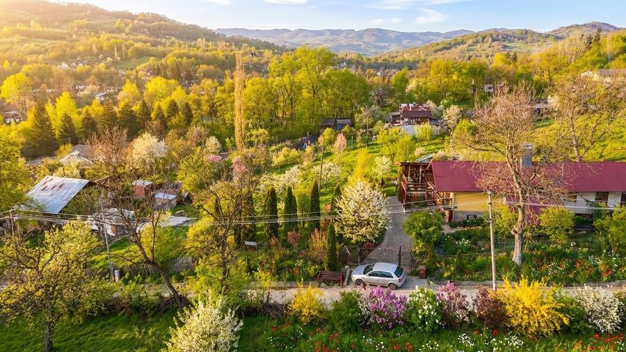 Teren intravilan de 1626 mp, în Slănic