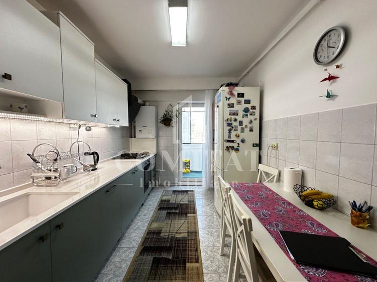 Apartament cu 4 camere decomandat, mobilat în Mărăști