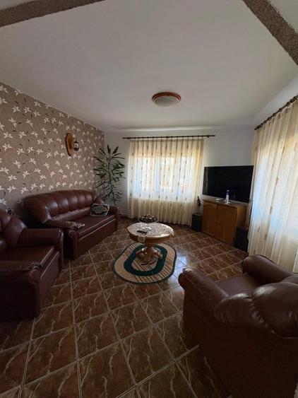 Casă individuală cu 5 camere cu Canalizare în Săcălășeni