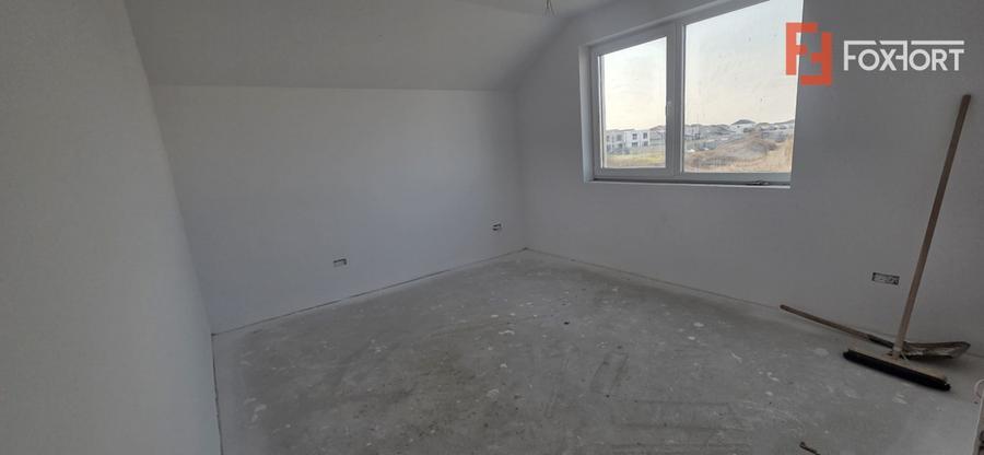 Duplex cu 3 camere cu Teren 340 Mp în Urseni