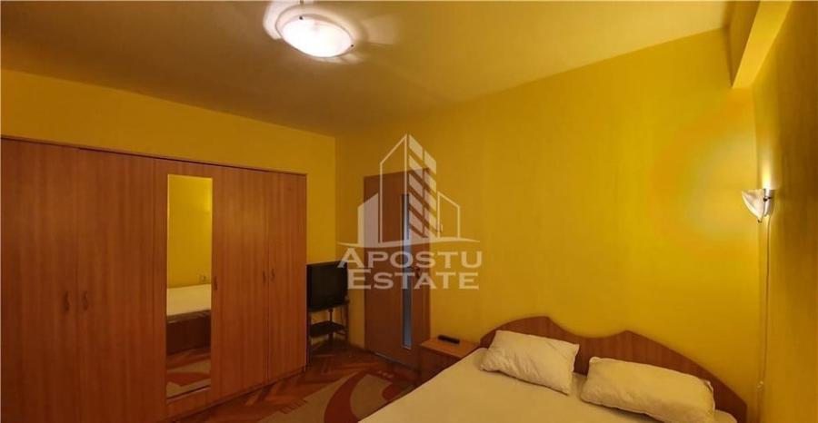 Apartament cu 3 camere decomandat, mobilat în Central