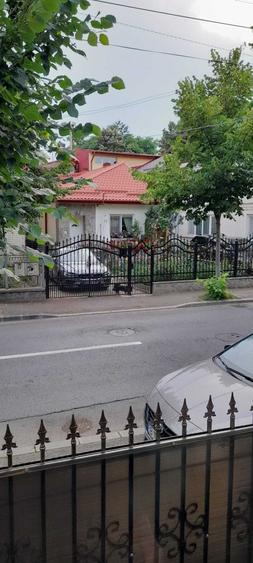 Casă cu 4 camere în Ultracentral