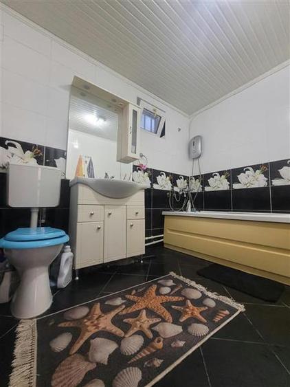 Casă individuală cu 5 camere cu Teren 314 Mp în Vest