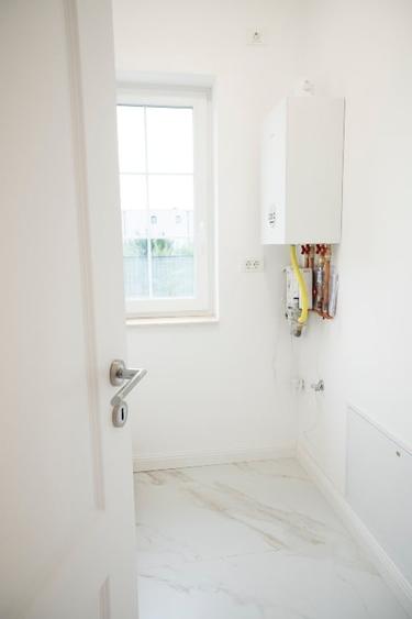 Duplex cu 5 camere cu Canalizare în Dumbrăvița