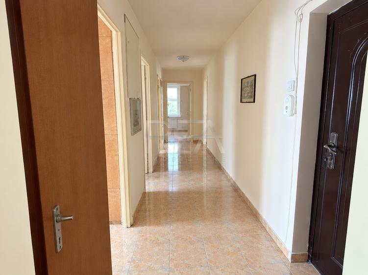 Apartament cu 3 camere decomandat în Rahova