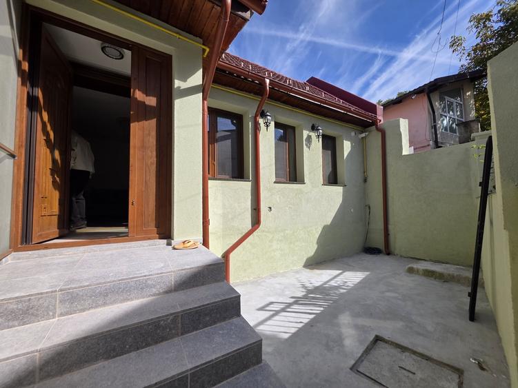 Casă individuală cu 2 camere cu Canalizare în Schei