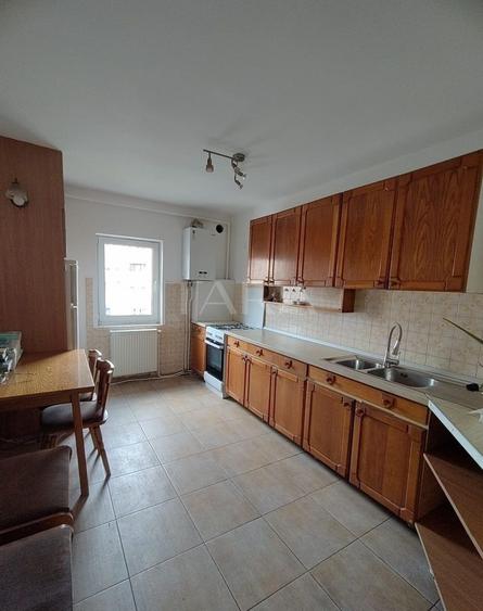 Apartament cu 4 camere decomandat, mobilat în Gheorgheni