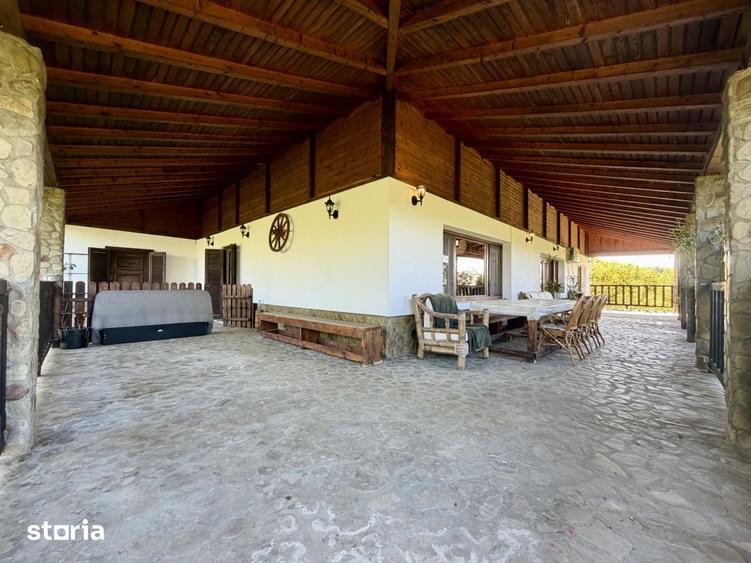 Casă cu 5 camere cu Teren 51550 Mp în Vărbila