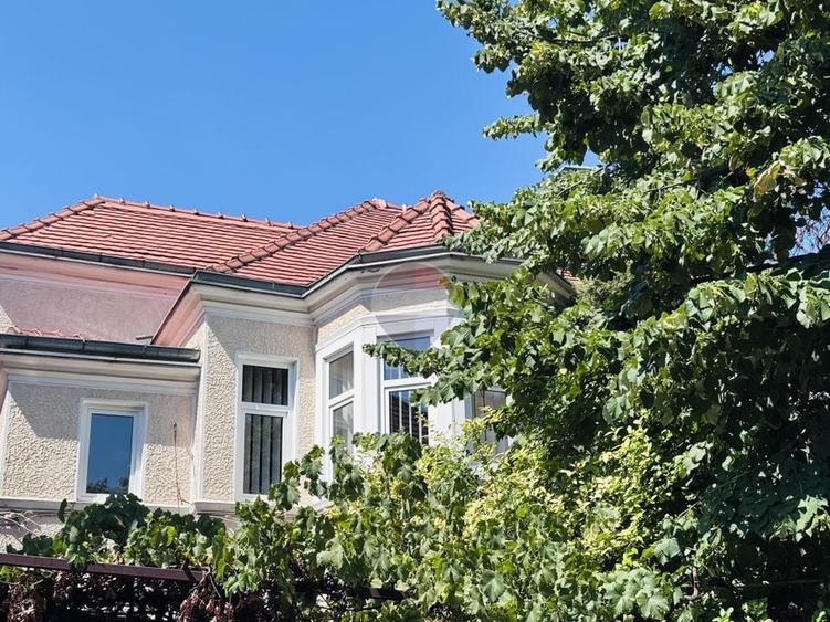 Casă individuală cu 4 camere cu Teren 200 Mp în Dorobanți