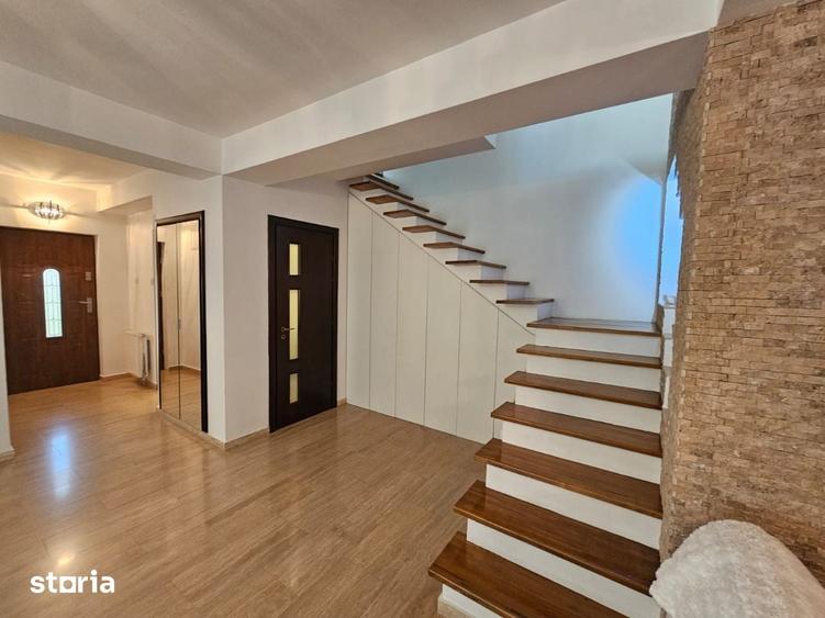 Casă cu 4 camere cu Teren 100 Mp în 1 Decembrie