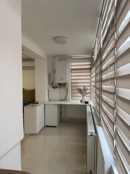 Apartament cu 2 camere semidecomandat, mobilat în Calea București