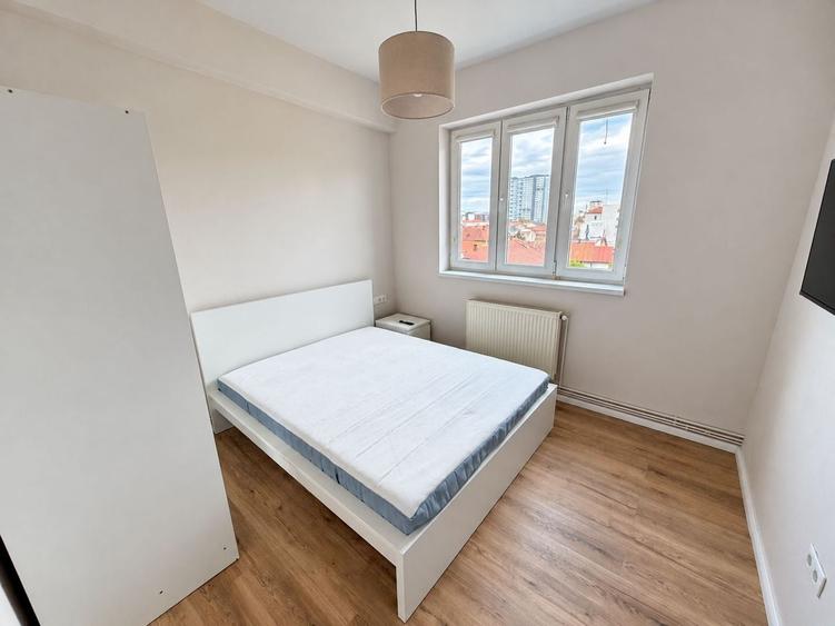 Apartament cu 3 camere semidecomandat în Semicentral