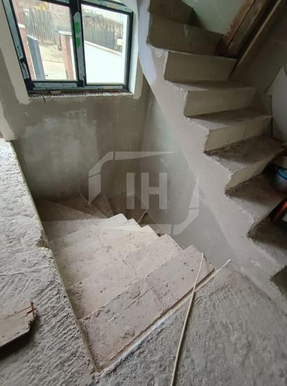 Duplex cu 4 camere cu Canalizare în Dâmbul Rotund