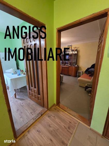 Apartament cu 2 camere decomandat în E3