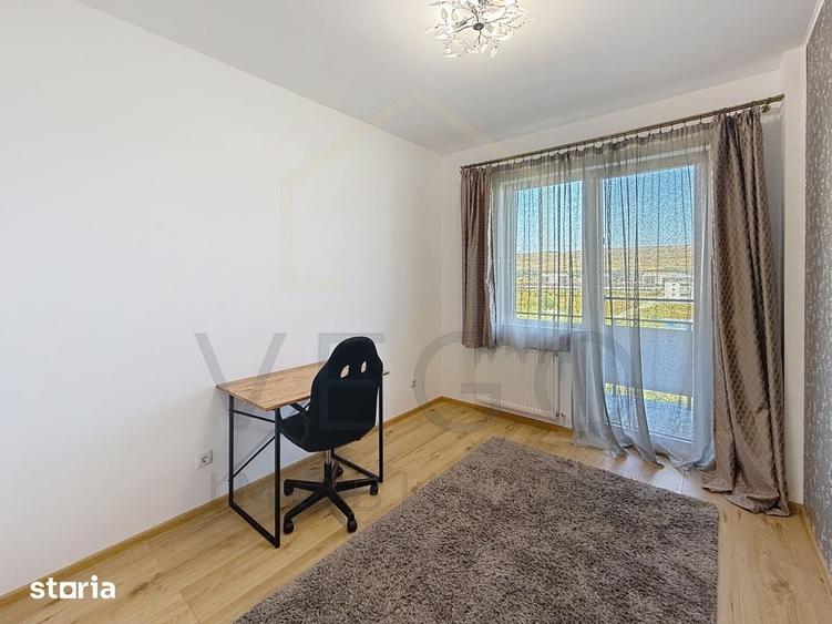 Apartament cu 3 camere semidecomandat în Florești