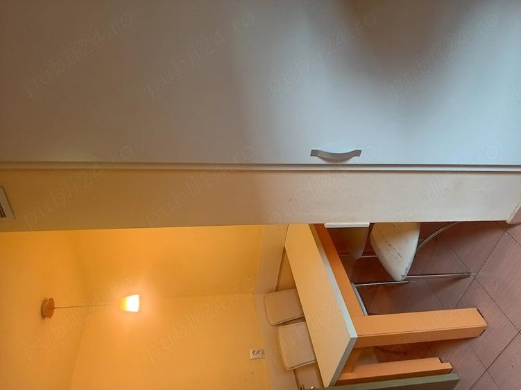 Apartament cu 4 camere decomandat în 6 Vânători