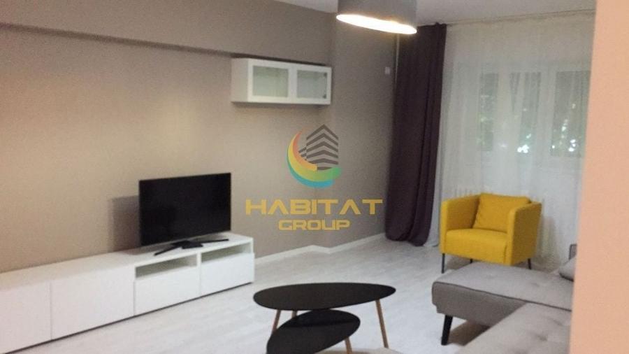 Apartament cu 3 camere semidecomandat, mobilat în Văcăresti