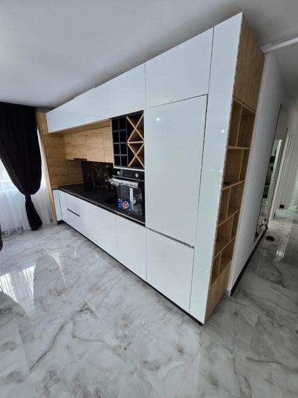 Apartament cu 3 camere, mobilat în Dâmbul Rotund