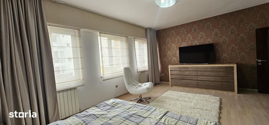 Apartament cu 4 camere decomandat în Ștrand