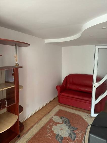 Apartament cu 3 camere semidecomandat în Ultracentral