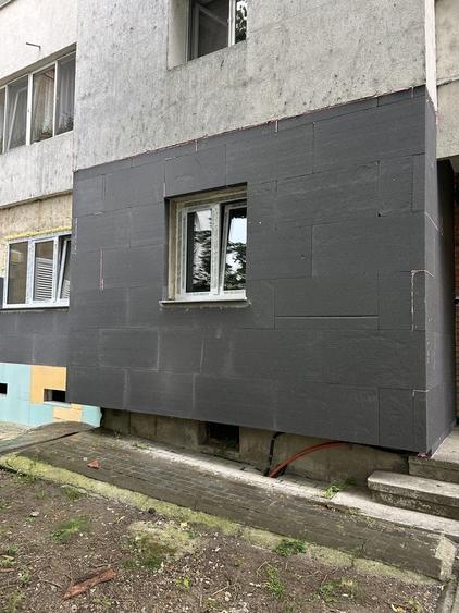 Apartament cu 3 camere decomandat în Sud