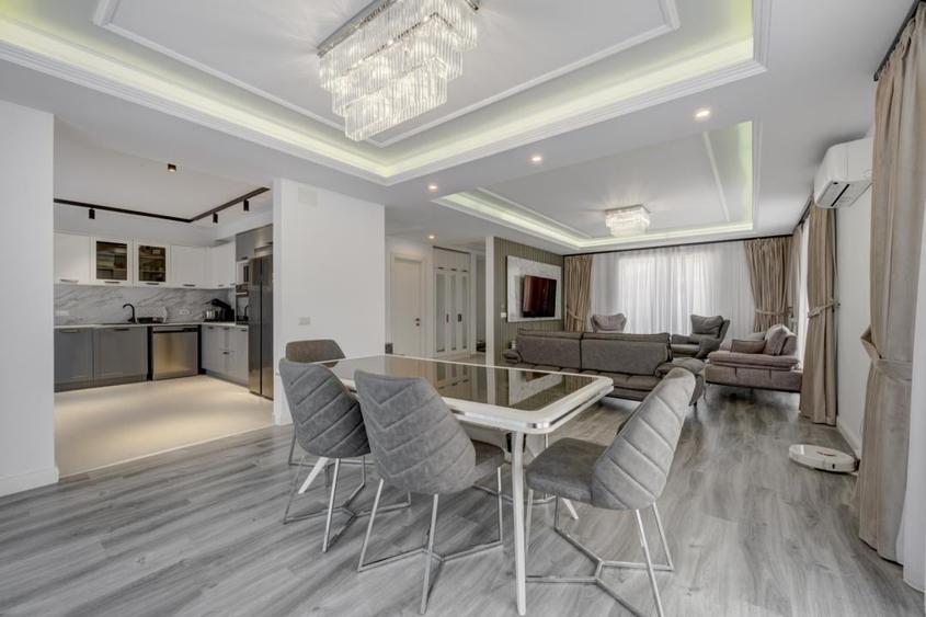 Casă cu 4 camere cu Teren 200 Mp în 1 Decembrie