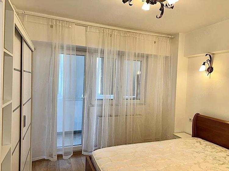 Apartament cu 2 camere decomandat în P-ța Universității