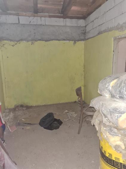 Casă cu 5 camere cu Teren 175 Mp în Lacu Dulce