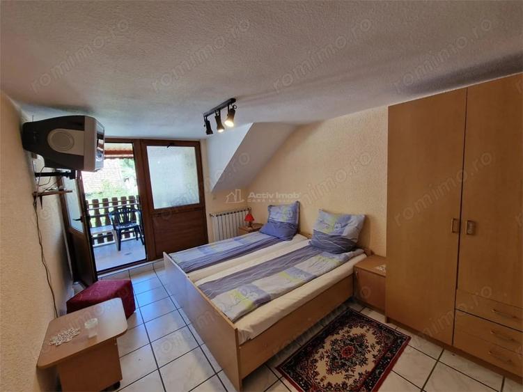 Casă cu 7 camere cu Teren 720 Mp în Vest