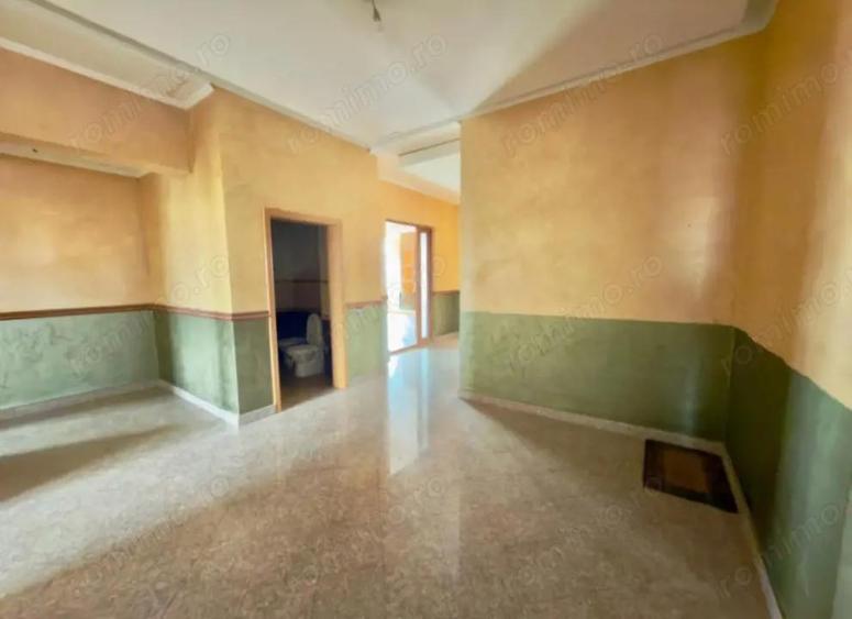 Apartament cu 5 camere decomandat în Central