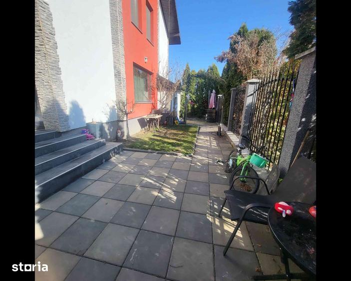 Casă cu 3 camere cu Teren 300 Mp în Gherăiești