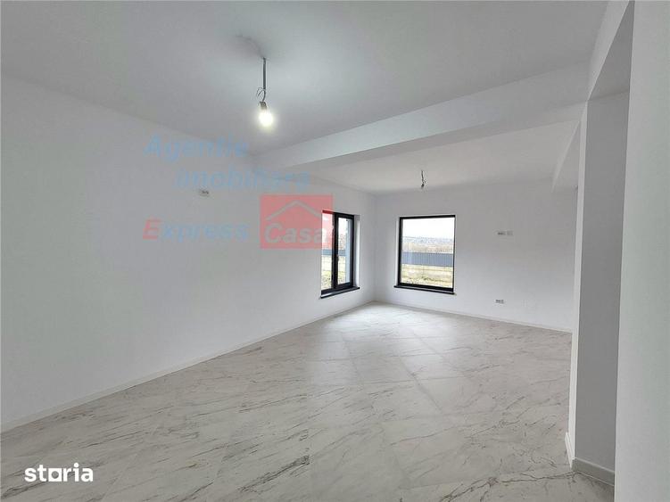 Casă cu 4 camere cu Teren 600 Mp în Dumești
