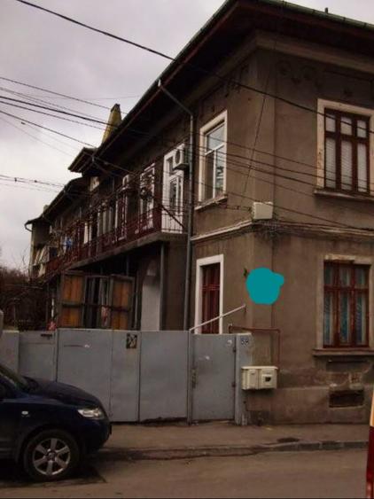 Casă cu 14 camere cu Canalizare în Parcul Carol