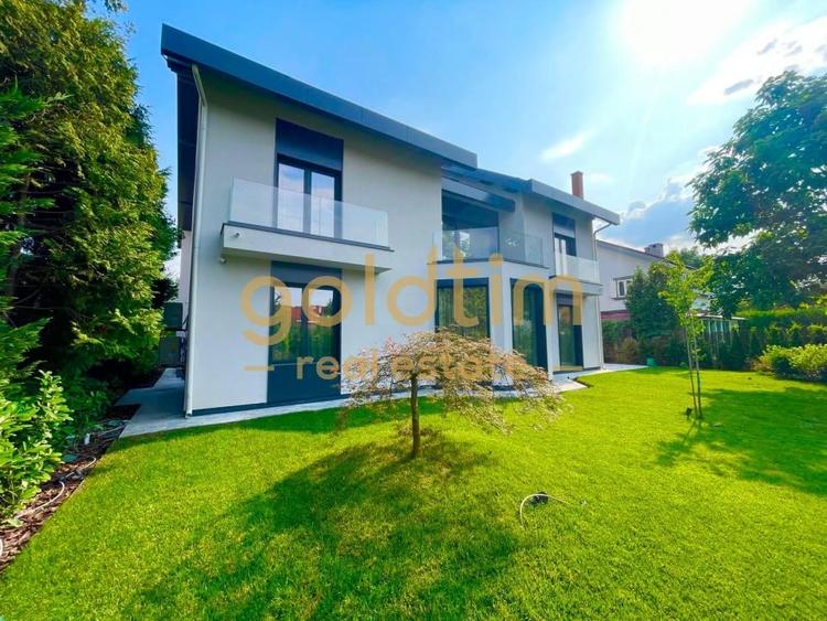 Casă individuală cu 7 camere cu Canalizare în Pipera