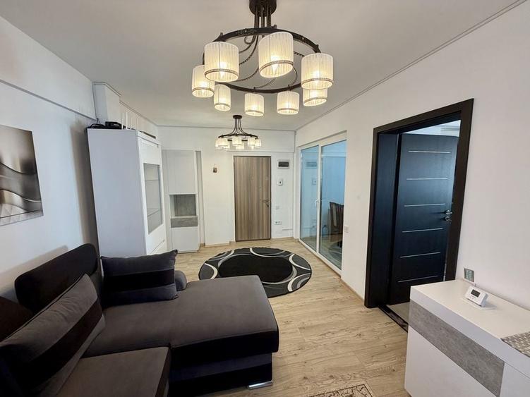 Apartament cu 2 camere decomandat în Central