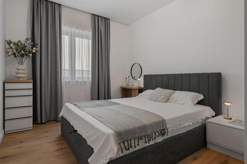 Apartament cu 3 camere decomandat, mobilat în Berceni