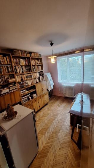 Apartament cu 3 camere decomandat în Decebal