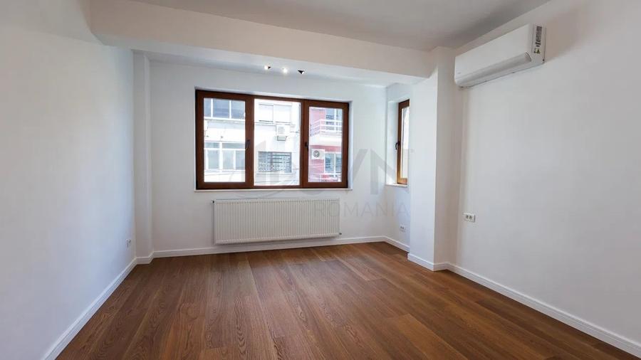 Apartament cu 3 camere decomandat în Primăverii