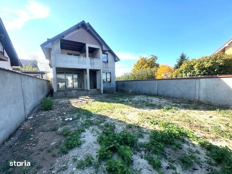 Casă cu 4 camere în Central