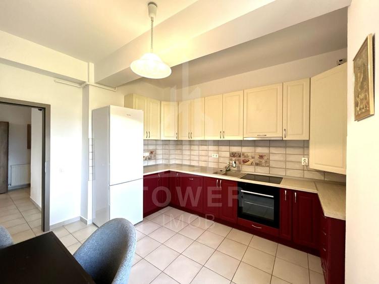 Apartament cu 3 camere decomandat în Sub Arini
