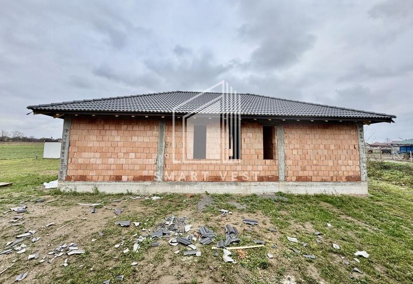 Casă individuală cu 3 camere cu Canalizare în Periferie
