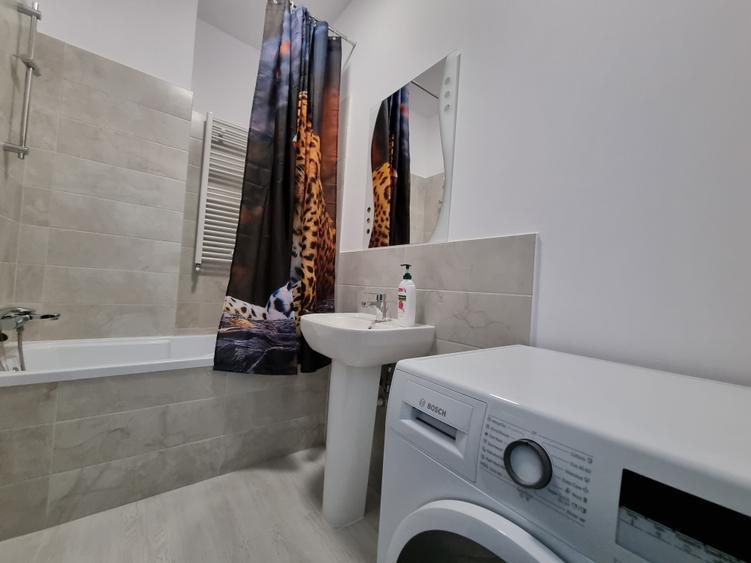Apartament cu 2 camere semidecomandat în P-ța Universității
