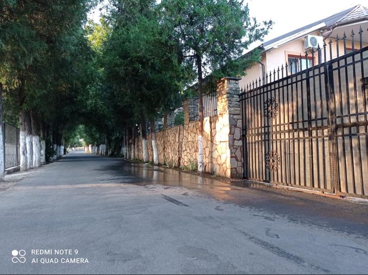 Casă individuală cu 5 camere cu Teren 500 Mp în Valu lui Traian