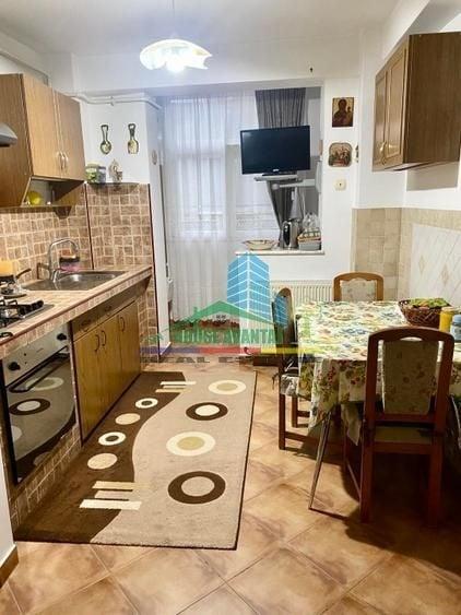 Apartament cu 3 camere decomandat în Central