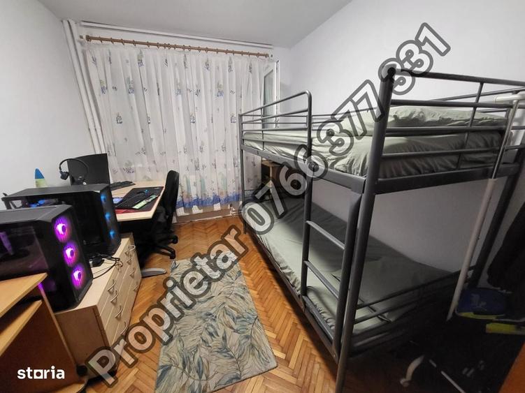 Apartament cu 3 camere semidecomandat în Titan