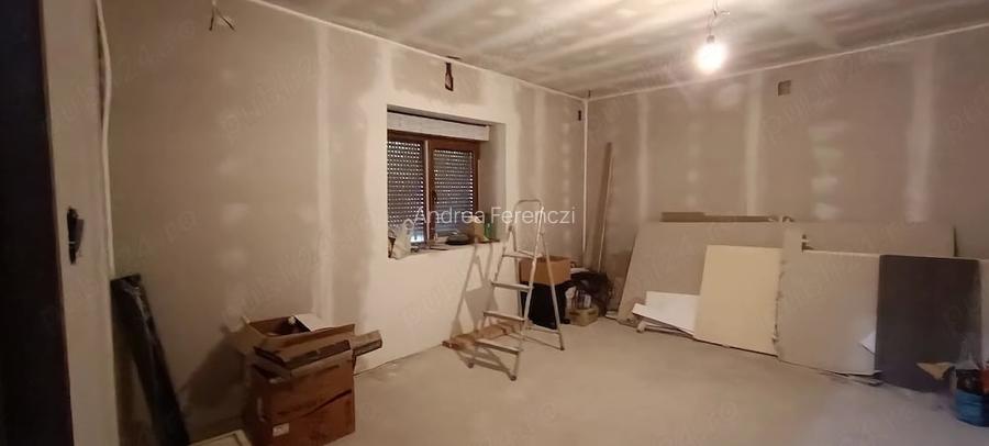 PROPRIETAR vand casa in zona UTA