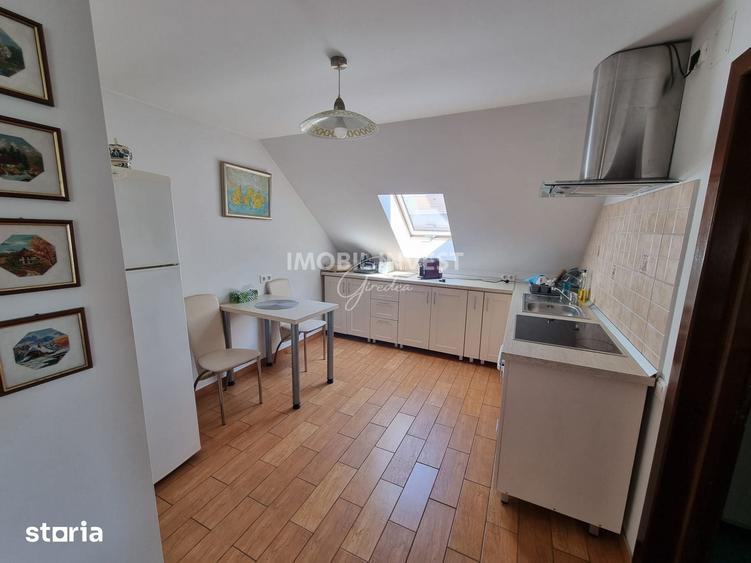 Casă cu 6 camere cu Teren 715 Mp în Cetate