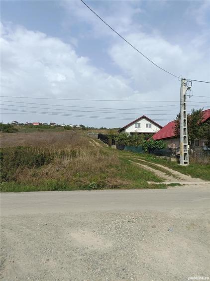 Teren de 2200 mp, în Bucium