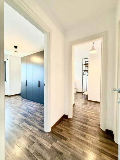 Apartament cu 3 camere semidecomandat, mobilat în Băneasa