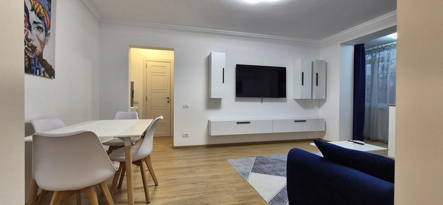 Apartament cu 2 camere semidecomandat în Olteniței